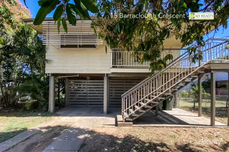 15 Barraclough Cres, Moranbah, QLD 4744