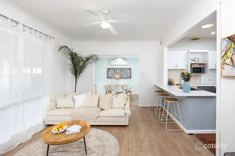 Property photo of 32 Ceduna Street Mount Austin NSW 2650