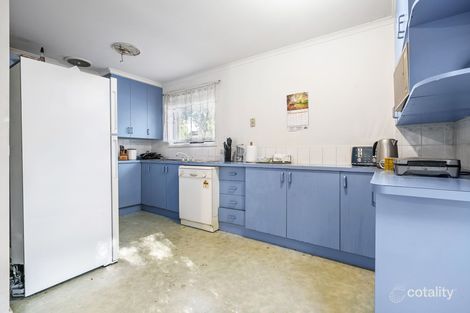 Property photo of 2 Shrubby Walk Croydon South VIC 3136