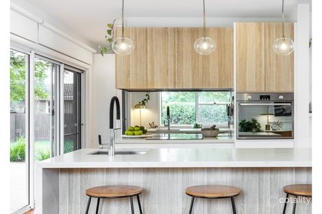 Property photo of 48 Botanic Road Warrnambool VIC 3280