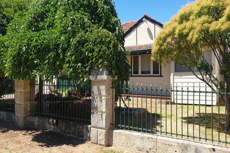 38 Leslie St, Dudley Park, WA 6210