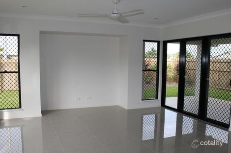 Property photo of 19 Hillary Drive Smithfield QLD 4878