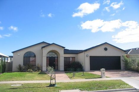 2 Spearfelt Ct, Cairnlea, VIC 3023