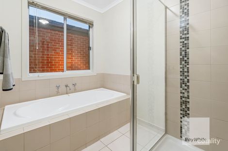 Property photo of 92 Hatchlands Drive Deer Park VIC 3023