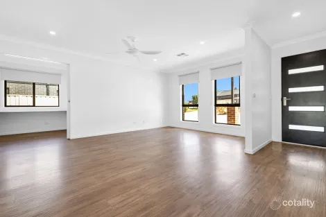 Property photo of 5/16 Joseph Court Red Cliffs VIC 3496