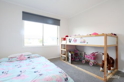 Property photo of 41 Fidge Crescent Breakwater VIC 3219