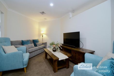 Property photo of 1 Fox Close Waikiki WA 6169