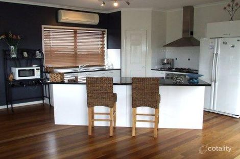 Property photo of 32 Lakedrive Crescent Marcoola QLD 4564