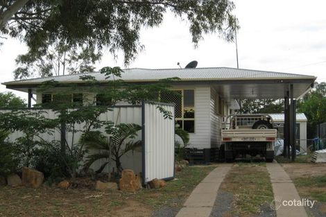 22 Arnold St, Blackwater, QLD 4717