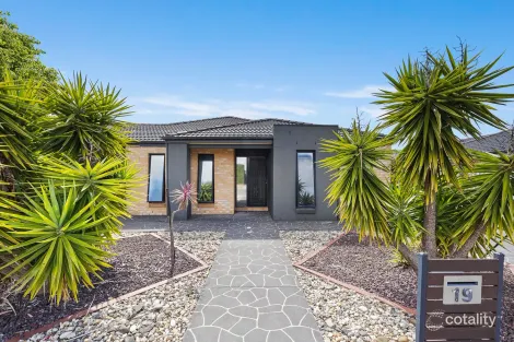 19 Holstein Cl, Delacombe, VIC 3356
