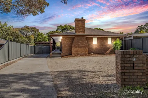 9 Gowrie Ct, Sunbury, VIC 3429