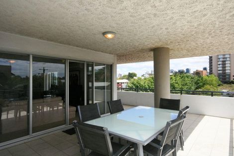 Property photo of 5/19 Thorn Street Kangaroo Point QLD 4169