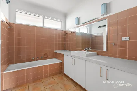 Property photo of 1/681 Whitehorse Road Mitcham VIC 3132