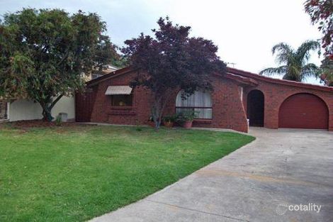 17 Atkins Cres, Morphett Vale, SA 5162