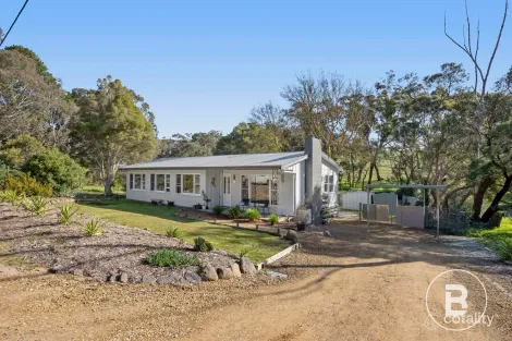 84 Bellinghams Hill Rd, Ararat, VIC 3377