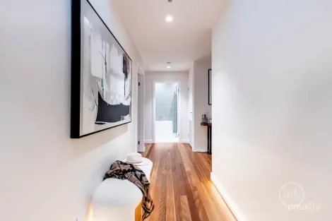 Property photo of 9 Paraweena Court Greensborough VIC 3088