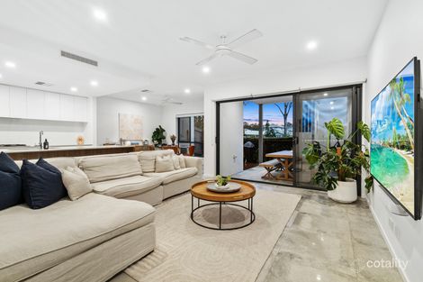 28/2 Flametree Cct, Arundel, QLD 4214