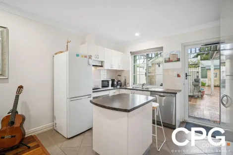 Property photo of 4/2 Headingly Road Kalamunda WA 6076