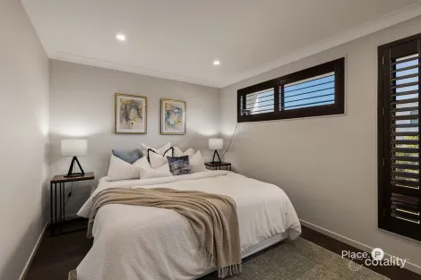Property photo of 59 Linacre Crescent Carindale QLD 4152