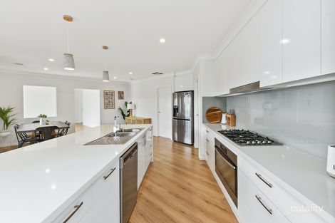 Property photo of 2 Dame Avenue Clyde North VIC 3978