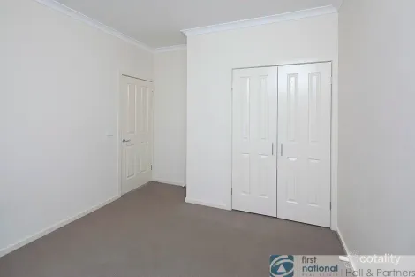 Property photo of 18 Darwin Way Pakenham VIC 3810