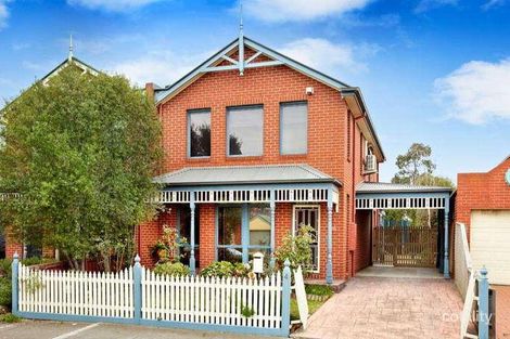 4 Bates Dr, Williamstown, VIC 3016