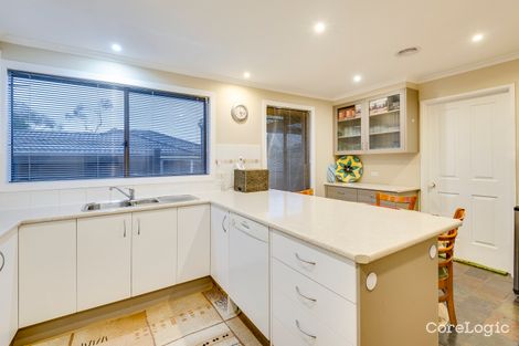 Property photo of 7 Aaran Close Endeavour Hills VIC 3802