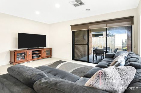 Property photo of 11 Overnewton Way Wollert VIC 3750
