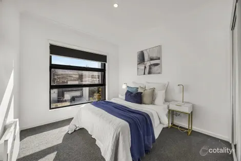 Property photo of 35 Aquatic Drive Werribee South VIC 3030