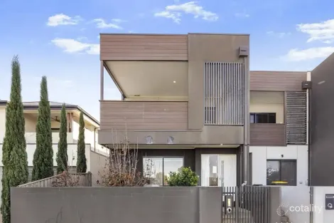 Property photo of 35 Aquatic Drive Werribee South VIC 3030