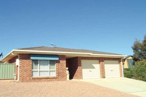 5 Marchant Cct, Dunlop, ACT 2615