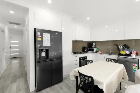 Property photo of 12 Scaevola Road Craigieburn VIC 3064