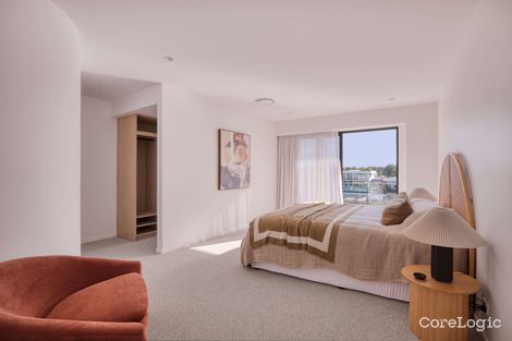 Property photo of 15 Cresta Court Broadbeach Waters QLD 4218