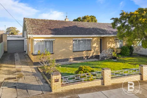 8 Mayes St, Stawell, VIC 3380