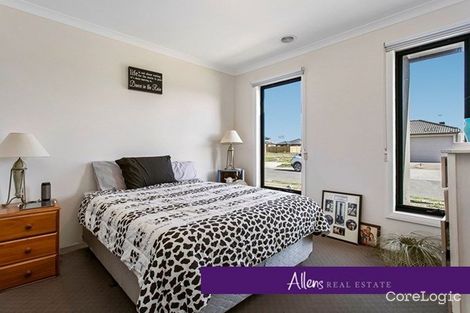 Property photo of 9 Rilana Road Clyde North VIC 3978