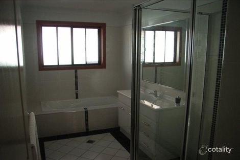 Property photo of 26 Yanko Crescent Bourkelands NSW 2650