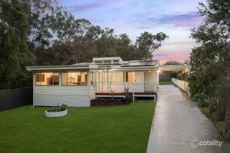 Property photo of 13 Bambury Avenue Summerland Point NSW 2259