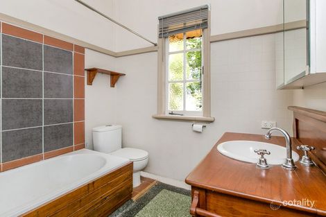 Property photo of 39 Waterworks Road Red Hill QLD 4059