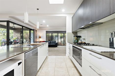 Property photo of 26 Emu Bush Drive Cranbourne West VIC 3977