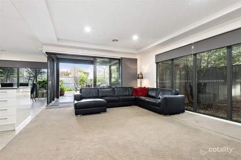 Property photo of 26 Emu Bush Drive Cranbourne West VIC 3977