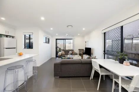 Property photo of 9/15 Waratah Way Morayfield QLD 4506