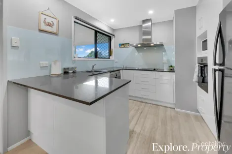 Property photo of 27 Geoffrey Thomas Drive Bucasia QLD 4750