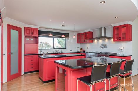 2 Raeburn Cres, Landsdale, WA 6065