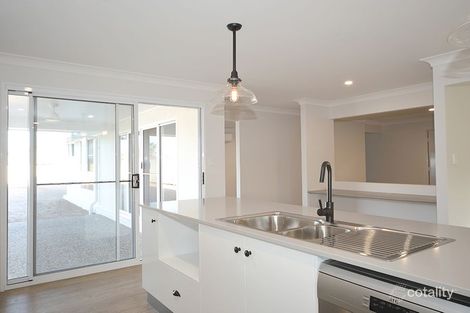 Property photo of 4 Devonport Road Emerald QLD 4720