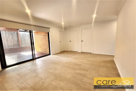 Property photo of 39 Pound Road Hampton Park VIC 3976