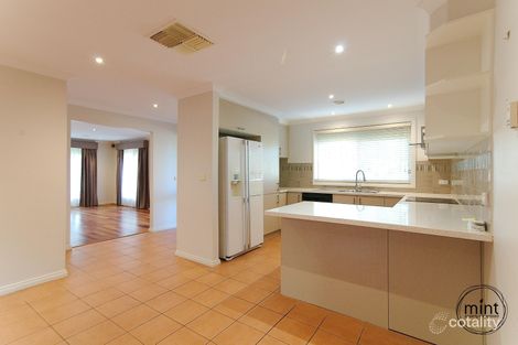 Property photo of 9 Royal Place South Morang VIC 3752