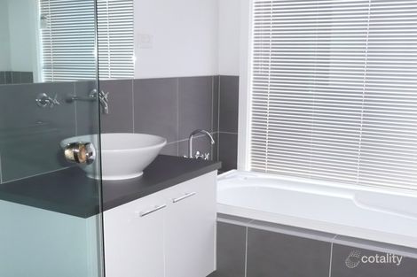 Property photo of 16 Shoveler Close Williams Landing VIC 3027