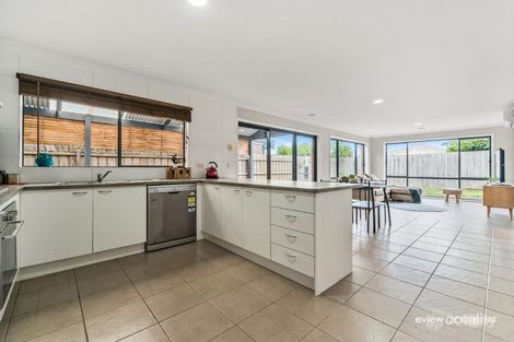 Property photo of 6 Vega Terrace Cranbourne VIC 3977