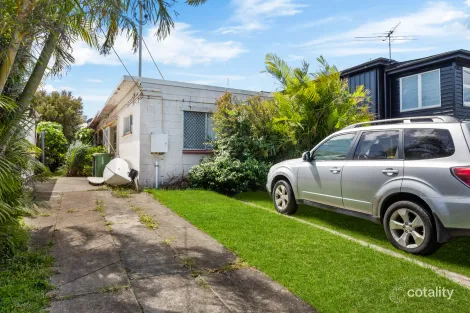 22 Hardiman St, Woody Point, QLD 4019