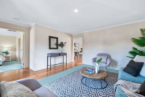 18 Peveril Cres, Cranbourne North, VIC 3977